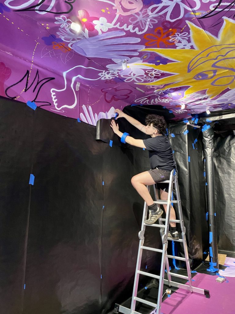 chloe colors festival