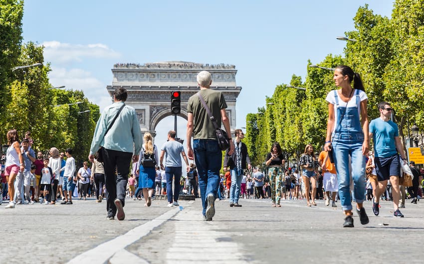 Illustration marcheurs à Paris