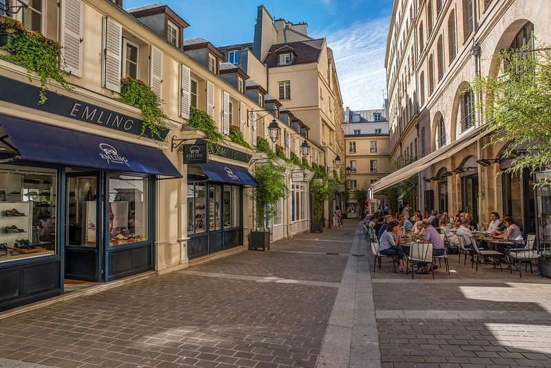 Le village royal, Paris © Sorin Popovich