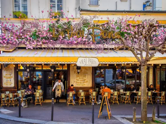 Café le Vrai Paris à Montmartre © Eric Laudonien